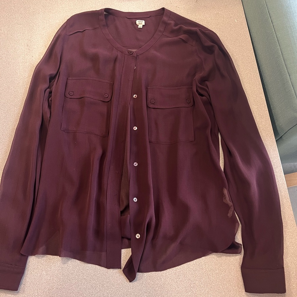 Aritzia Wilfred 100% silk mesh burgundy flowy blouse
